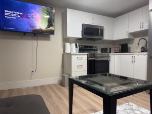 Dapur atau dapur kecil di Footprints Luxury Suite