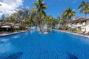 Der Swimmingpool an oder in der Nähe von X10 Khaolak Resort