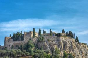 a castle on top of a mountain at Le Régali par Dodo-a-Cassis in Cassis