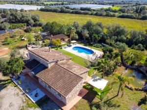 an aerial view of a house with a swimming pool at Casa Ailen in Islas Baleares
