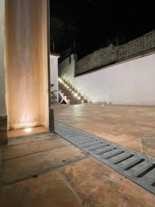 an empty room with a pole and a floor at Risorgimento House in Isernia