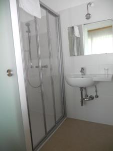Een badkamer bij Gasthof Sturmmühle