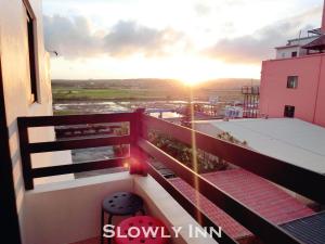 Balkoni atau teres di Slowly inn