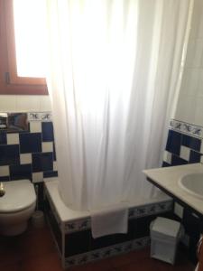 Koupelna v ubytování Hostal Aranda