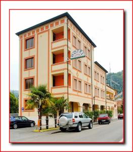 The building in which a szállodákat is located