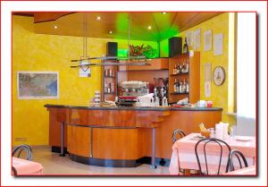 A kitchen or kitchenette at Hotel Ristorante Fratelli Zenari