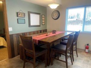 Gallery image of In Town 3 Bedroom Close to Everything in Soldotna +8 photos