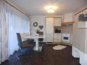 Kuchyňa alebo kuchynka v ubytovaní Appartement Köll
