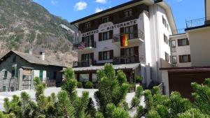 Foto da galeria de Hotel La Lanterna em Chiesa in Valmalenco