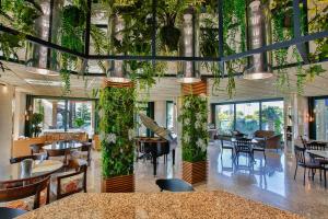 Restaurace v ubytování Hotel La Laguna Spa & Golf