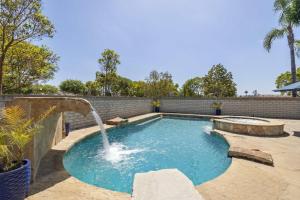 Gallery image of 3BR Main House Poolside Dining Near Beaches in Oxnard +41 photos
