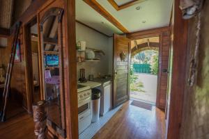 Kuchyň nebo kuchyňský kout v ubytování Bora Bora Bungalove + 32 fotografií