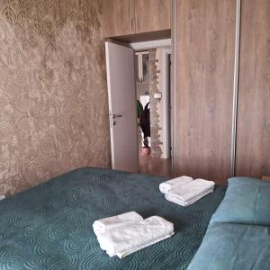 Llit o llits en una habitació de CrystalA
