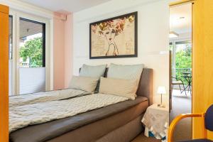 a bedroom with a bed in a room at Ferienwohnung Refugium Nest in Sigmaringen