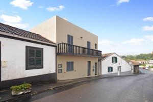 a street view of a house at Capelas Pdl Apartment in Capelas