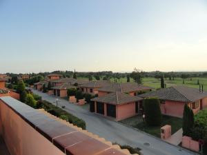 a row of houses in a suburb with a street at Royal Horizón Dúplex in Navata