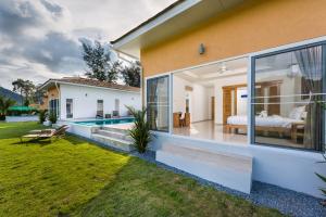 Πισίνα στο ή κοντά στο Sunset Emily Villas & Rooms +30 φωτογραφίες