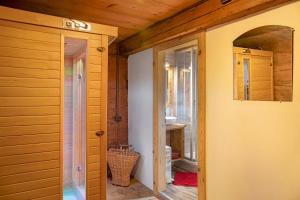 a bathroom with a toilet and a sink in a room at Oberlehen Hof in Rohrberg +24 photos