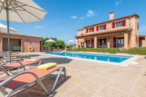 an image of a villa with a swimming pool at Can Pedro - Sa Torre Nova in Son Carrió