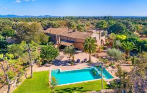 an aerial view of a house with a swimming pool at Son Gabriela in Llucmajor