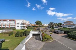 arial view of a building and a parking lot at Appartement du Golf - Pornic 2 in Pornic