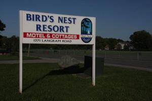 Bird's Nest Resort的证书、奖牌、标识或其他文件