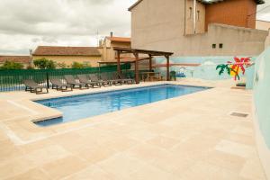 The swimming pool at or close to La Tahona Vieja