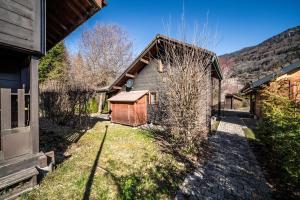 an overhead view of a house with a barn at Chalet 6p Confort - Les Cerfs in Verchaix