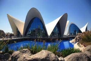 a view of the sydney opera house at Erudito in Valencia