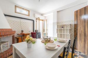 a dining room with a table and chairs at Jerzu Centro 2 in Jerzu