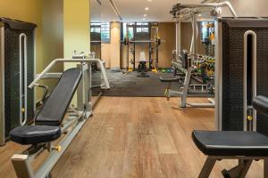 a gym with several tread machines and treadleys at Sile Gonen Hotel in Şile