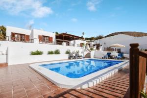 an image of a swimming pool in a villa at Villa Casa Concha in Teguise