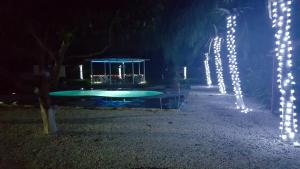 Bazén v ubytování Hotel La Arena nebo v jeho okolí