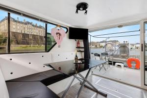 Zona d'estar a Bateau Elvis