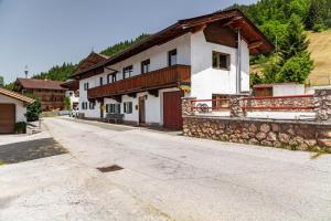 a house on the side of a road at Feichtenhäusl app 2 in Westendorf