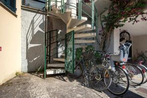 a group of bikes parked next to a building at Terrazza Sivori in Bonassola