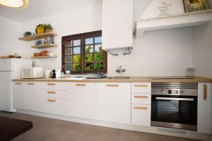 Gallery image of Mita's Country House in Almagreira