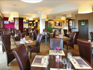 Restaurace v ubytování Hotel Inn Design Poitiers Sud