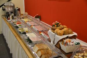 Comida no hotel ou em algum lugar perto