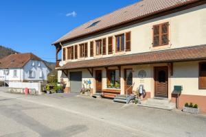 a building on the side of a street at Natür'Gîte in Fellering