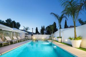 Бассейн в Costa del Sol Torremolinos Hotel или поблизости