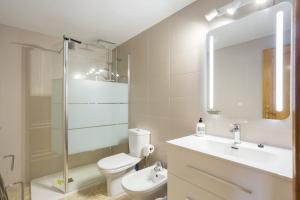 Daimuz Holidays tesisinde bir banyo +18 fotoğraf