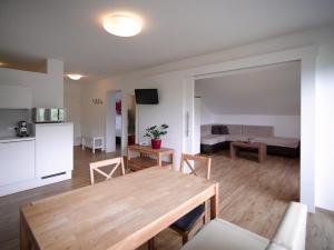 Kuchyň nebo kuchyňský kout v ubytování Aparthotel Fürst
