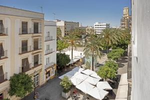 an overhead view of a city street with buildings at Casa Milano 3 in Jerez de la Frontera