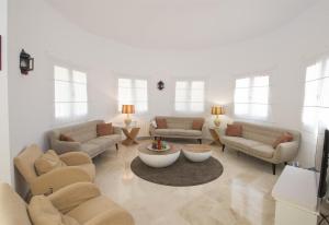 Gallery image of Villa with Pool Ac and Sea View in Begur +16 photos