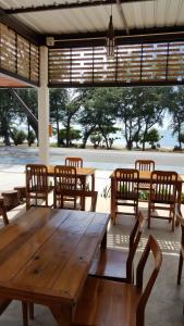 Restaurace v ubytování Yellow House Rayong