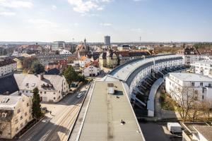 a view of a city with a bridge at Fewo Sonnenaufgang, Ausblick in Augsburg