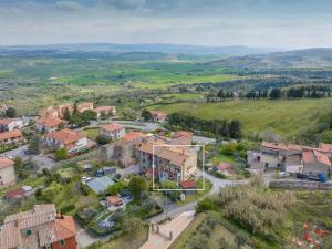 an aerial view of a small town in the hills at Appartamento Stella in Chianni