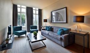 Ruang duduk di Lisbon Five Stars Apartments 8 Building