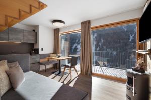 Ruang duduk di Chalet-Suite Panorama